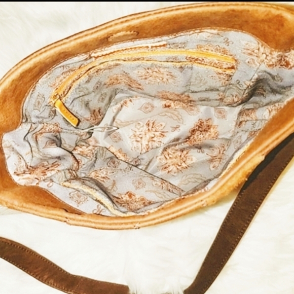 NWT HOBO 'Kharma' Chestnut Mixed Leathers Shoulder Bag - Picture 3 of 8